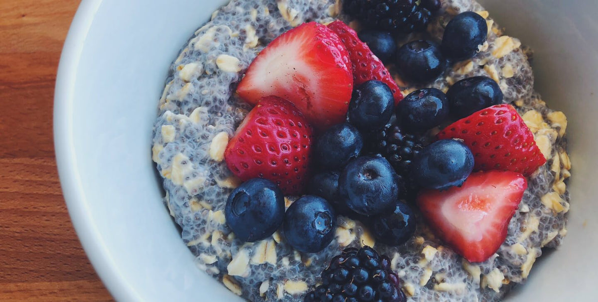 Power Breakfast: Oats, Nuts and Berries